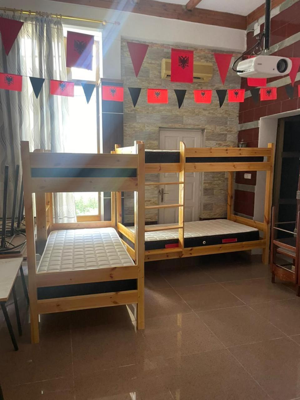 Univers Vandrerhjem Berat